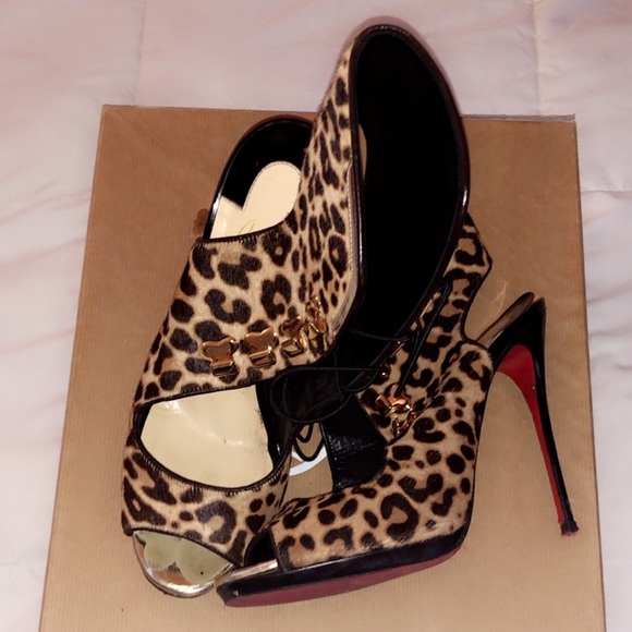 Christian Louboutin open toe booties - Picture 4 of 8